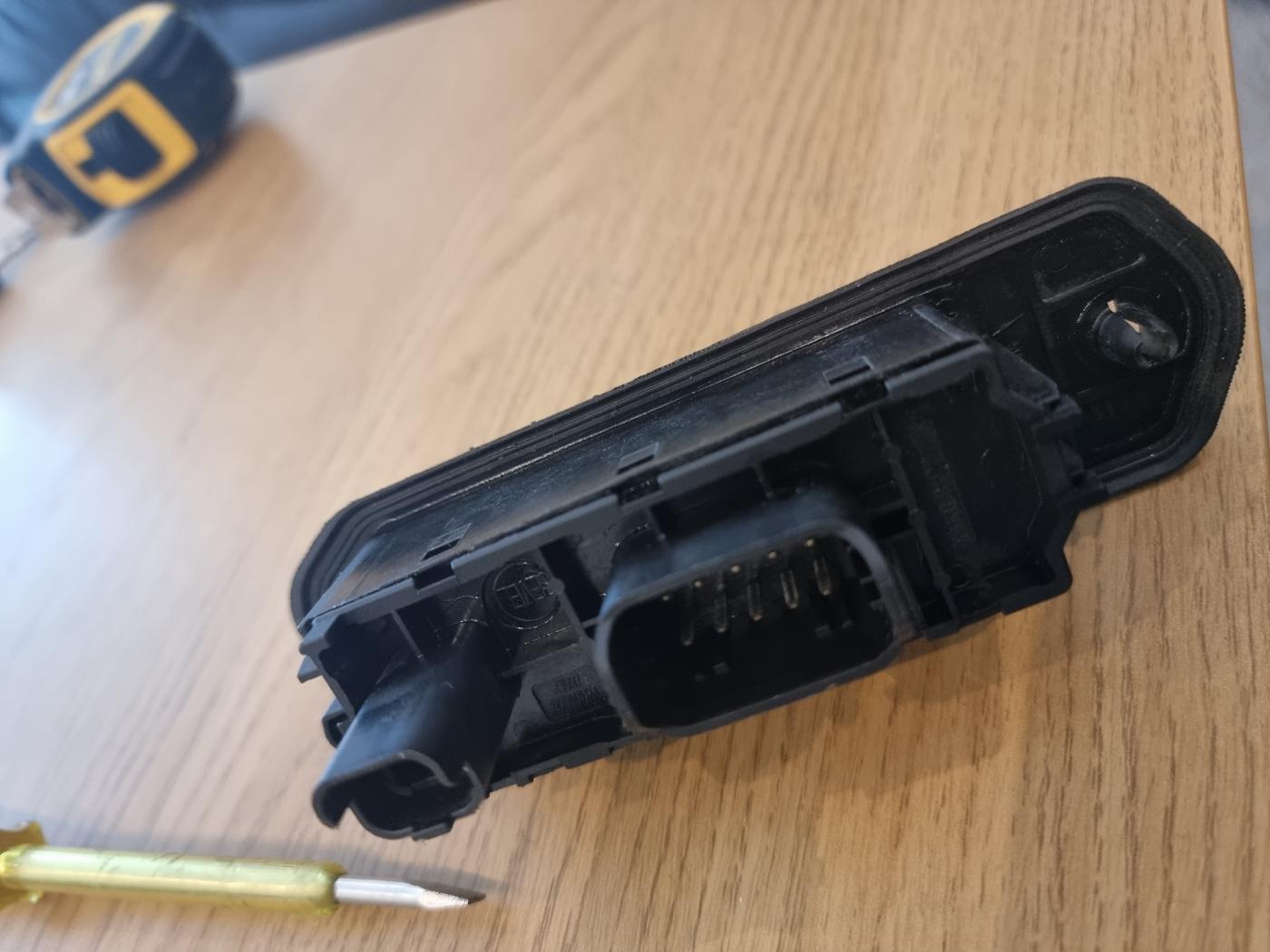 Citroen Dispatch 2011 sliding door wont lock (Page 1) / General